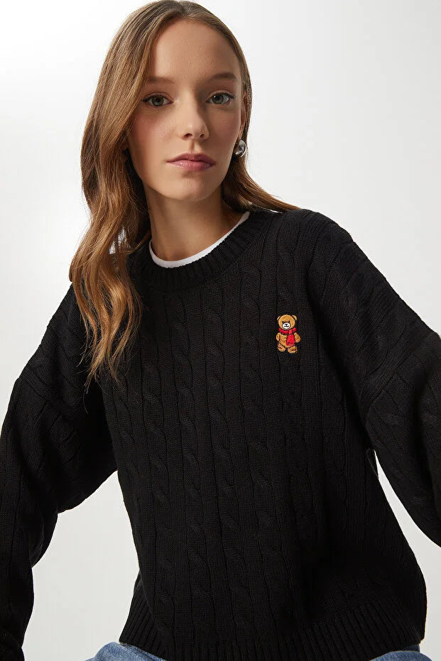 Ayıcık İşlemeli Saç Örgülü Triko Kazak